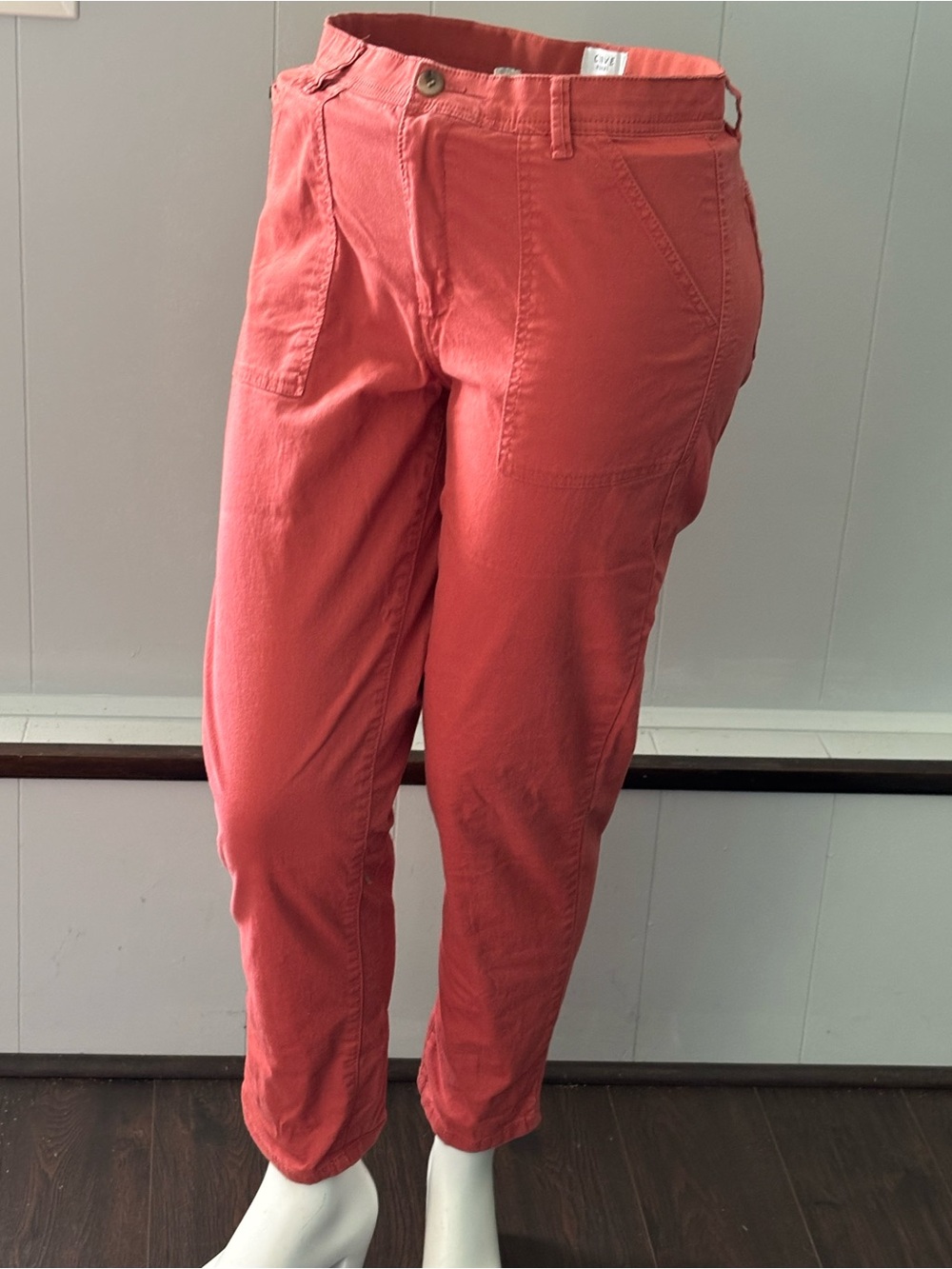 Curve Appeal Women’s Cropped cotton blend utility Pants in Salmon.